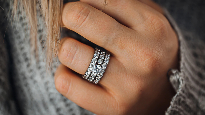 Cách Chọn Nhẫn Kim Cương Phù Hợp Với Ngân Sách Của Bạn